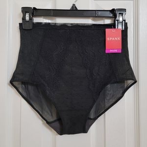 Spanx Spotlight on Lace brief, very black, medium, bnwt